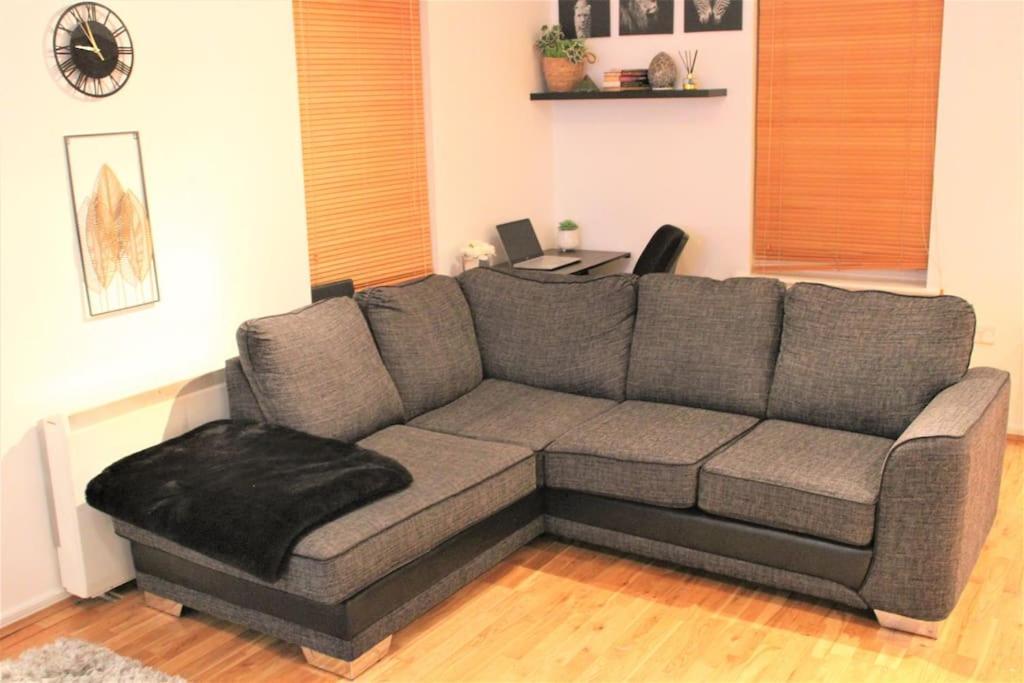 Lovely Modern Apartment Close To Town Centre Lexden Luaran gambar