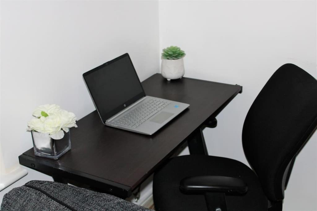 Lovely Modern Apartment Close To Town Centre Lexden Luaran gambar